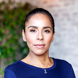 _MG_6194-low-resolution-for-internet-square-portrait